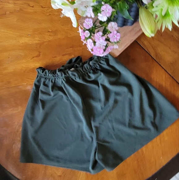 NWT AUTUMN SUNSET Olive Green Highwasted Paper Bag Shorts - Picture 8 of 11
